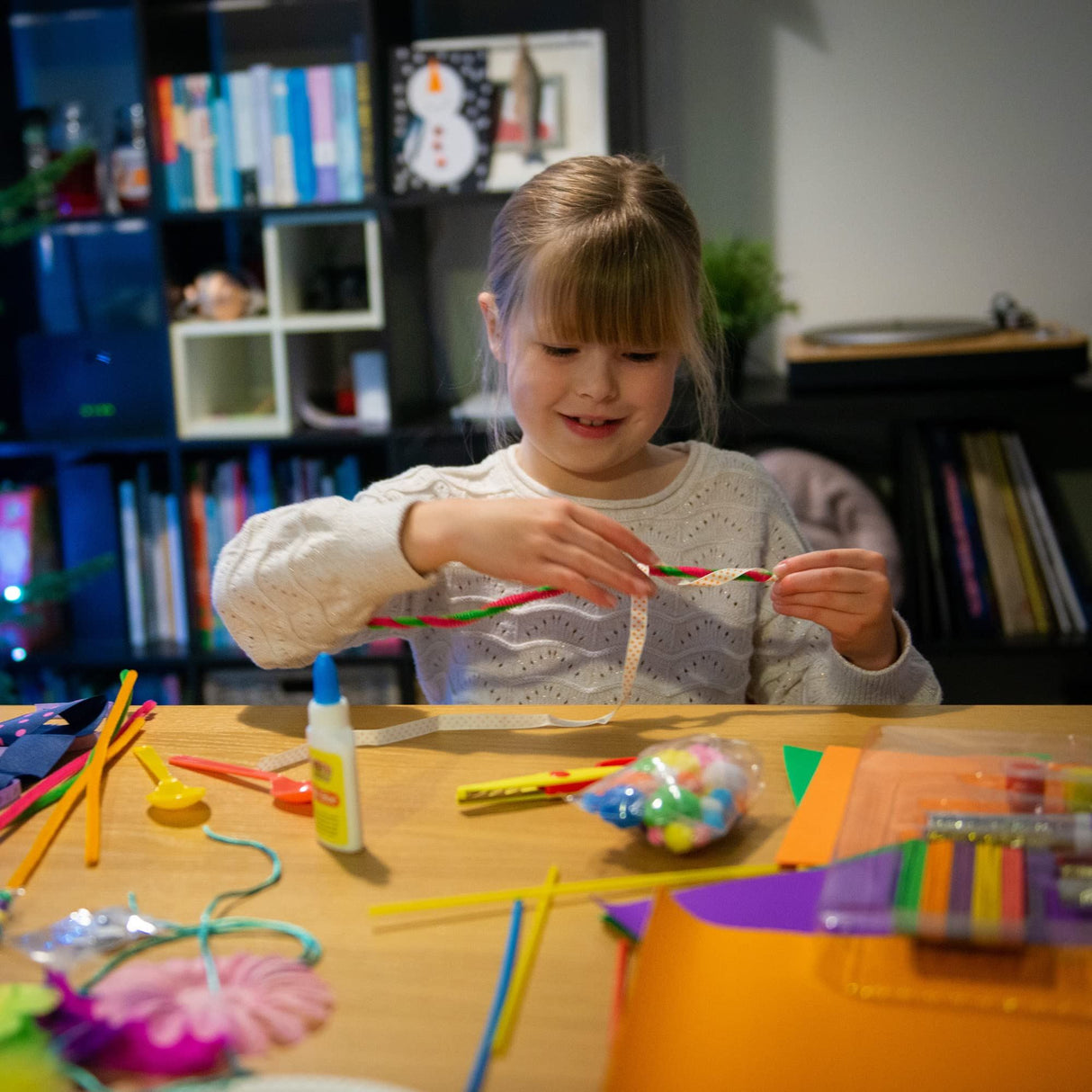 Jumbo 300 Piece Creative Craft Box