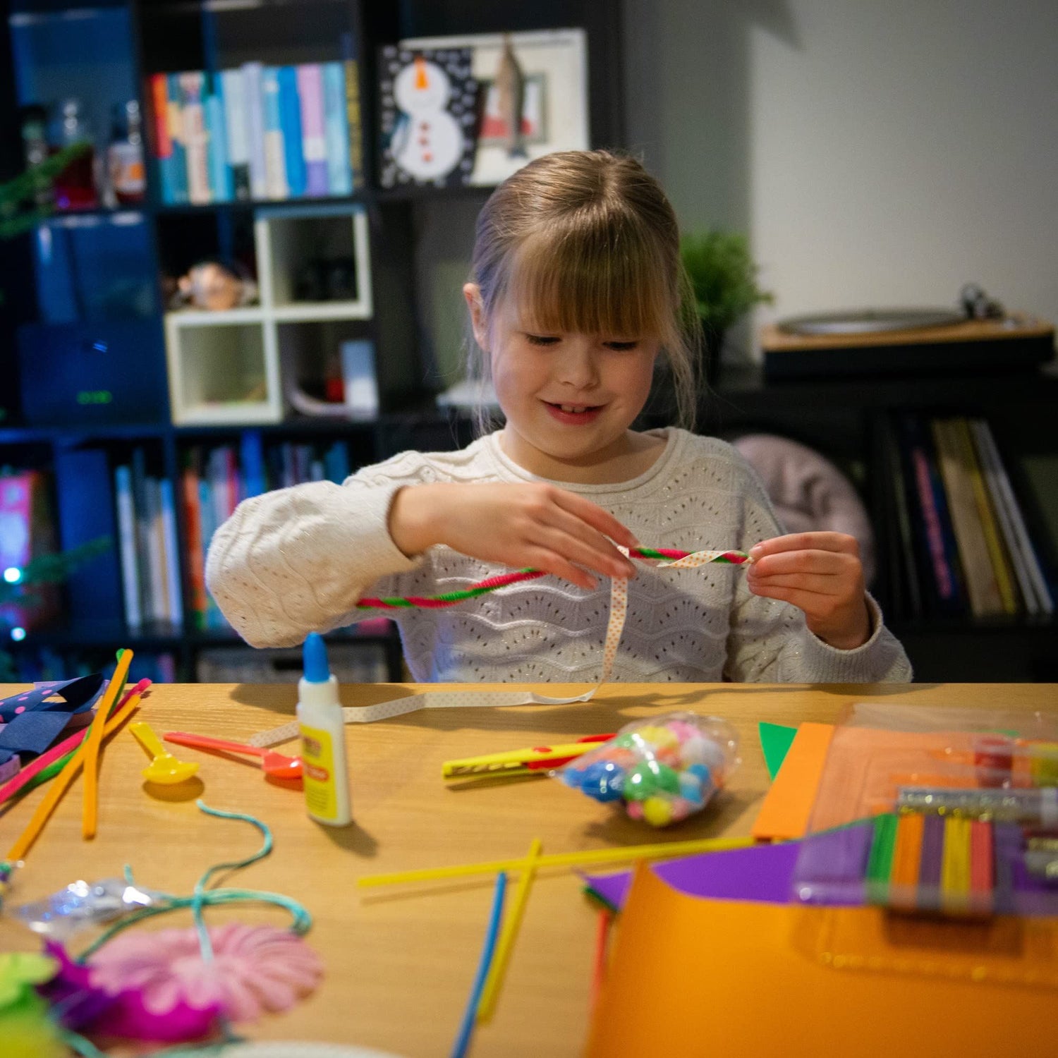 Jumbo 300 Piece Creative Craft Box